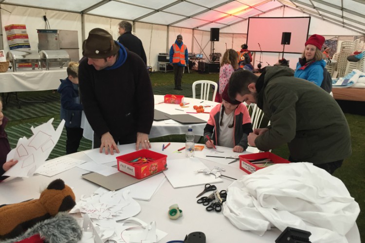 GlenandKaylawithIanthestorytellermakingpuppets